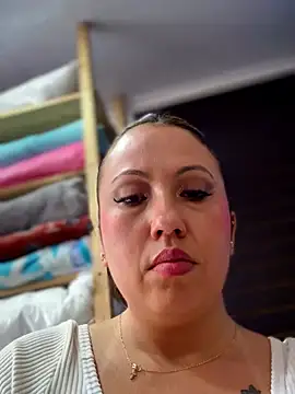 VIOLETA-25_: απευθείας συνομιλία ΧΧΧ