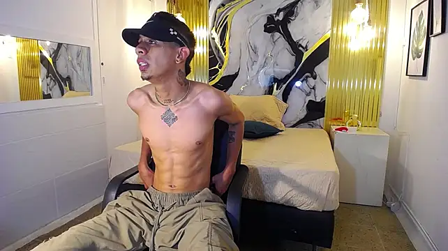 Онлайн ча т XXX skyline_ryan