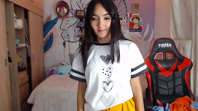 LinzyBaner Adlı Modelin Canlı XXX Sohbeti