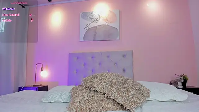Brianathompson - Rub my wet pussy close cam