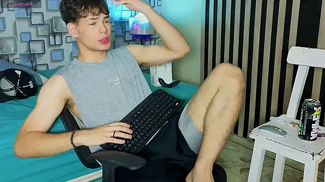 LoganSteel_ XXX чат на живо