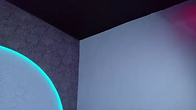 ReinaChloe's Live XXX Chat