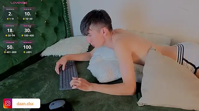 Levii_Ackermann Live XXX Chat