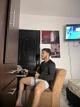 Enzomoretti__ – Naživo XXX chat