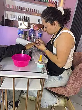 Chat +18 de Nails_Lucia ao vivo