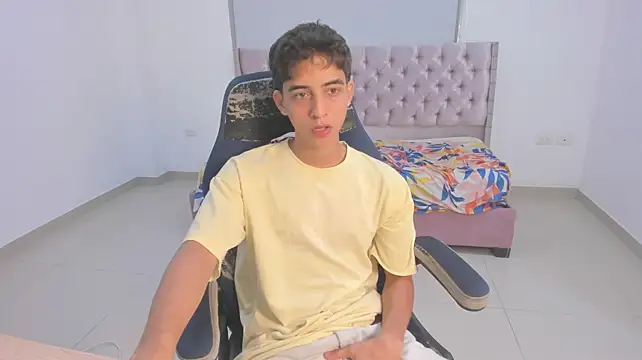 alexander_vacci Show in webcam