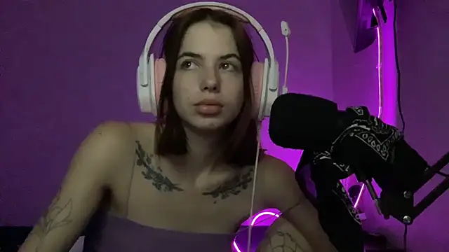 NOVELLAA's Live XXX Chat