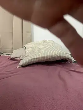 Leiablack - show open ass + fingger in hole