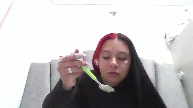 Chat XXX en directo de Charis_21