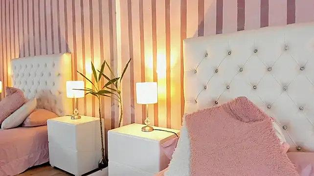 دردشة Mia-Stones الجنسية المباشرة
