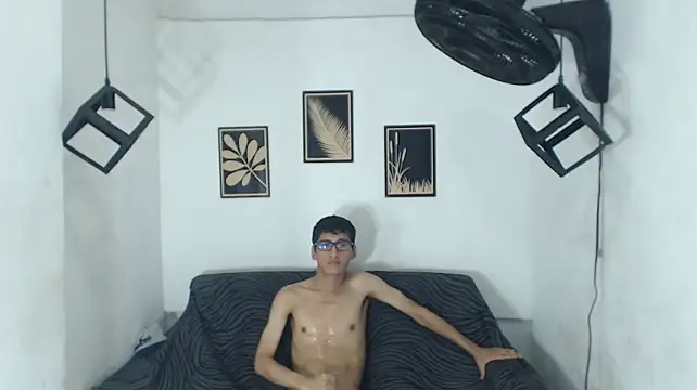 Chat +18 de tiberius_blaunch ao vivo