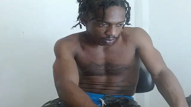 Larry-n-clouds live XXX chat