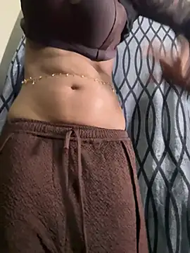 BabyNyraa - Pussy squirting 💦💦🍑