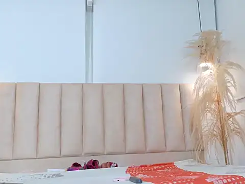 ZoeRuizz Adlı Modelin Canlı XXX Sohbeti