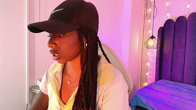 Queen_perla_'s Live XXX Chat