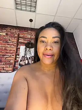 צ'אט XXX בשידור חי של SmileyBabeXXX