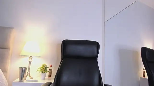 XXX chat uživo modela Chriss_Diamond