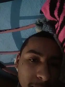 צ'אט XXX בשידור חי של italoelielsantos