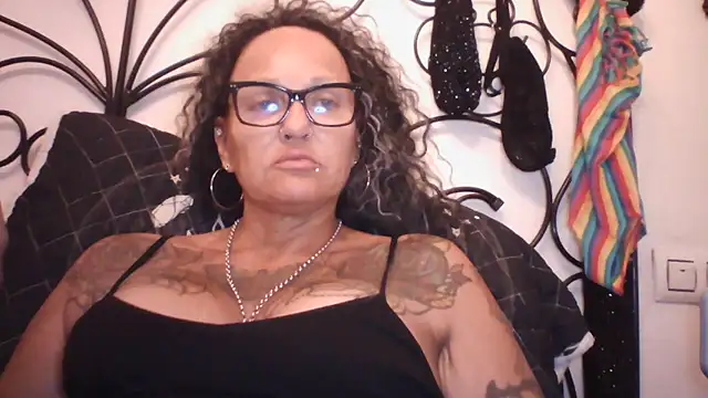 Chat +18 de Ravenblack666 ao vivo