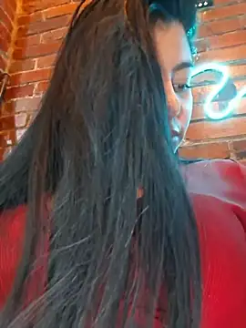 Luianna Adlı Modelin Canlı XXX Sohbeti