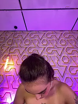 MelanyyJhonson15's Live XXX Chat
