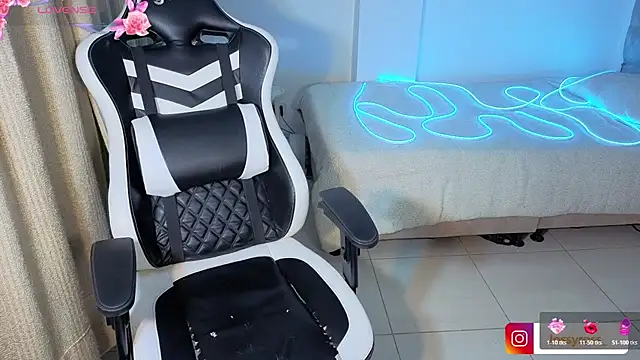 צ'אט XXX בשידור חי של Victoryyy_