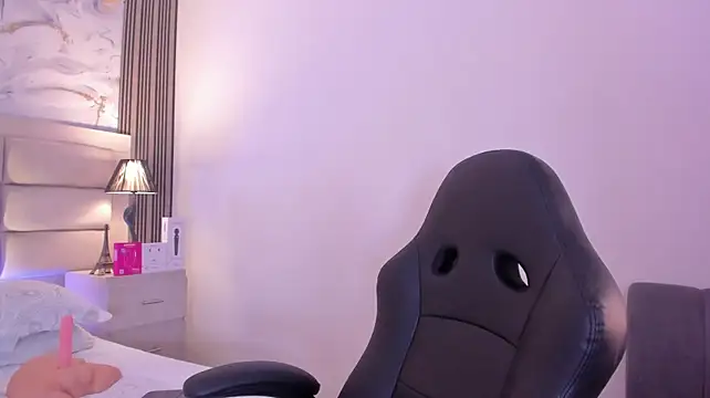 AmberGreyy_ - Oil in my big boobd and bounce ❤