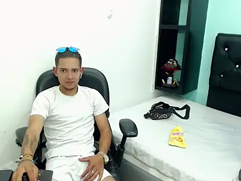Chat +18 de sexy__boy__777 ao vivo