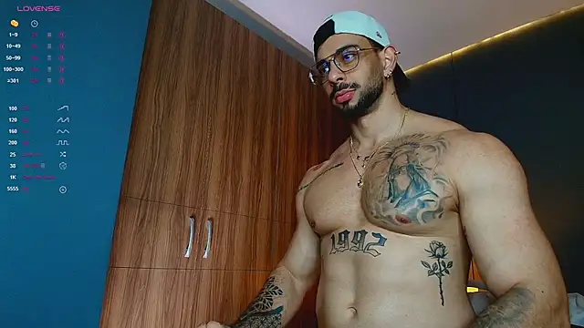 massimo_visconti live XXX chat