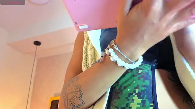 Sheilly_brown Adlı Modelin Canlı XXX Sohbeti