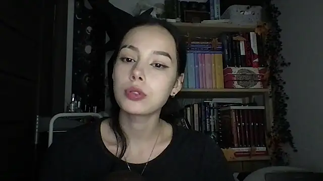 Yuna5343 Adlı Modelin Canlı XXX Sohbeti