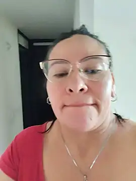 Sembang XXX Secara Langsung esmeralda_milf