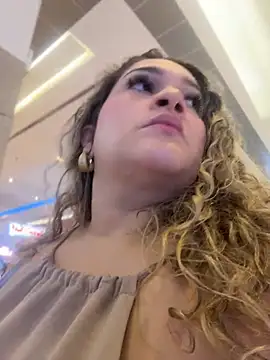 Czat XXX na żywo – Sara_smiiith211