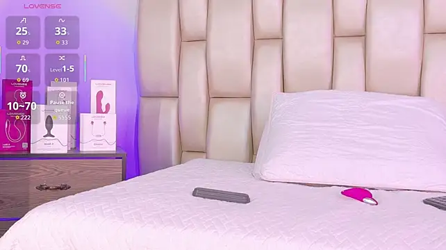 Shasa_8 - 4 fingers in pussy + 4 fingers in ass🍑