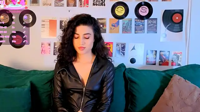 Maya_Rogerss Chat XXX in diretta