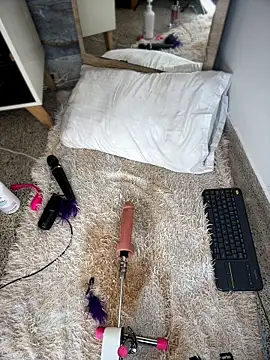 SHINYY_STAR_ – Naživo XXX chat