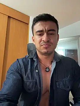Chris_Clarck: онлайн-секс-чат