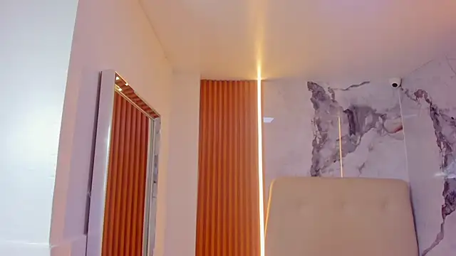 LUPE_FLASER - show tits+saliva