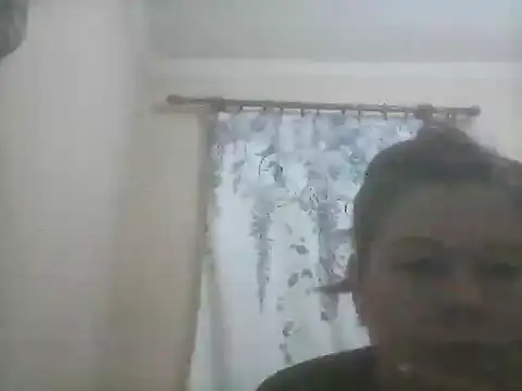 Lucia8600 live XXX chat