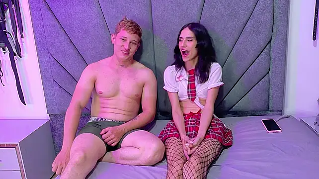 ThreeForFun_OS' Live XXX Chat