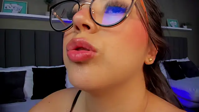 Chat +18 de anagil_ ao vivo