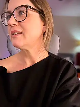 Chatroom XXX en direct de MaiseKnox