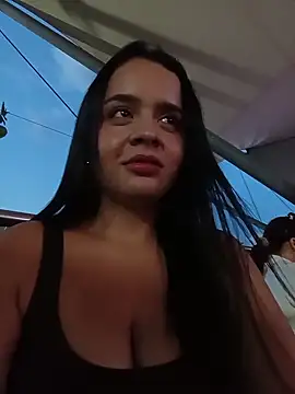 Julieth_hot-69 - Show me your boobs in the clothing store