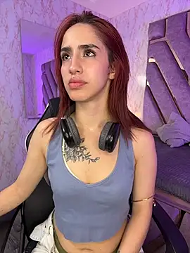 Chat +18 de Elodiee_Roussee ao vivo