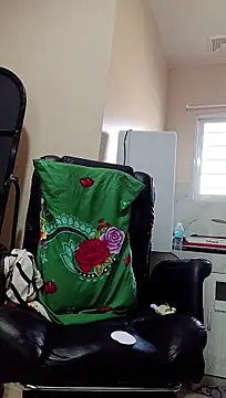 WetVirginPussy - VibrateClit outsidepanty & lick blowjob