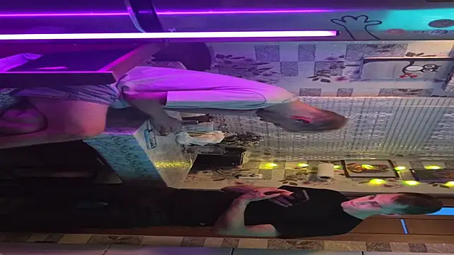 Chat XXX en directo de Vuitton