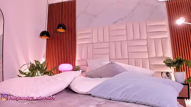Alejandra_Vives - Fuck pussy with Big Dildo