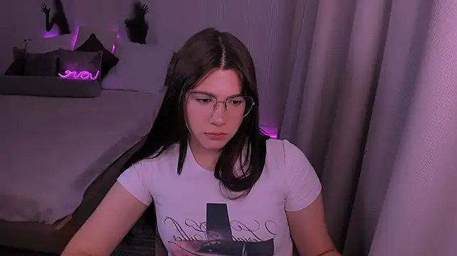 Chatroom XXX en direct de StellaDarks