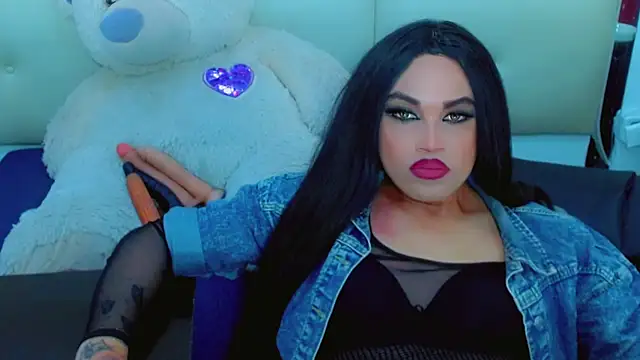 Chat XXX en directo de NharaBigCock