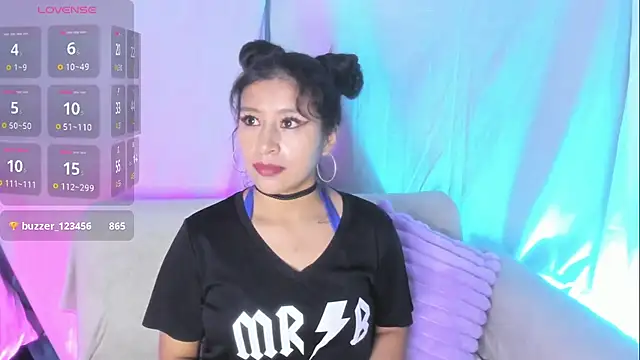 Nina_Pretty_eyes - oil on tits and ass fulll naked